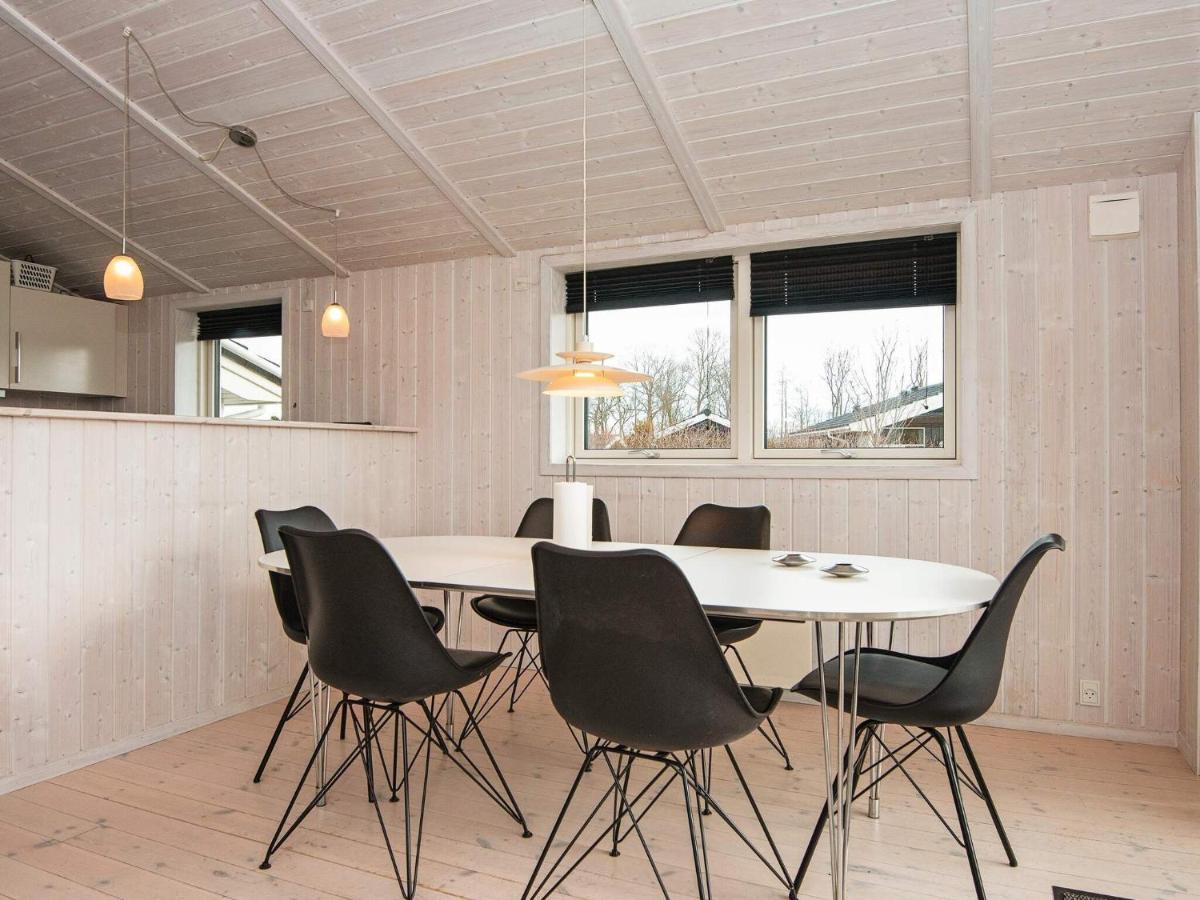 Three-Bedroom Holiday Home In Juelsminde 18 Sonderby  Exteriör bild