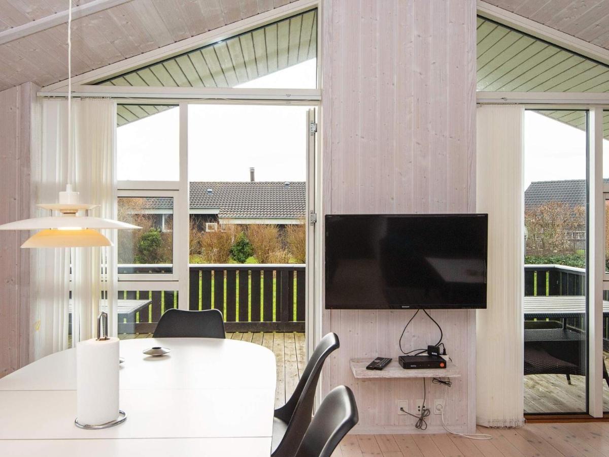 Three-Bedroom Holiday Home In Juelsminde 18 Sonderby  Exteriör bild