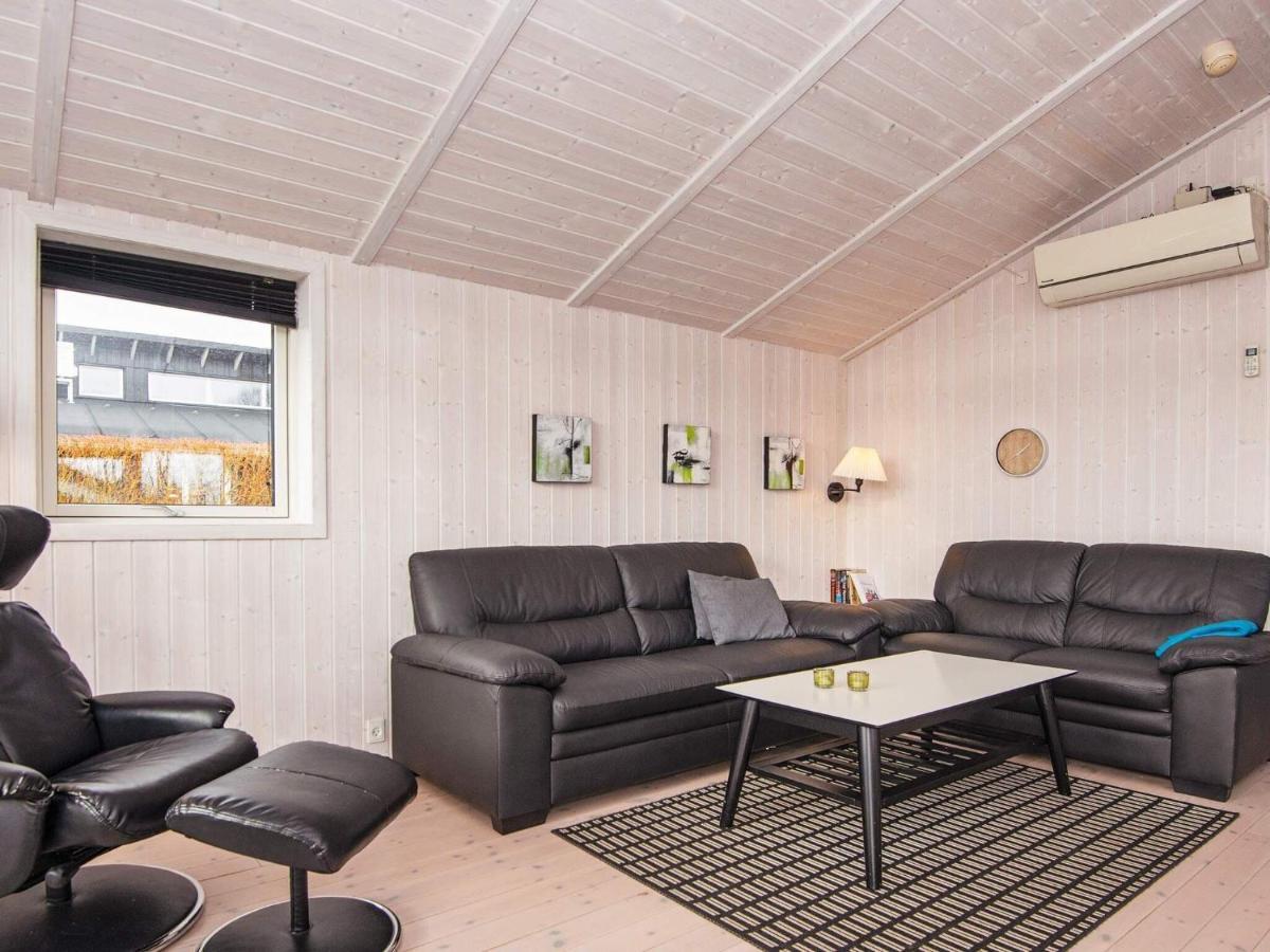 Three-Bedroom Holiday Home In Juelsminde 18 Sonderby  Exteriör bild