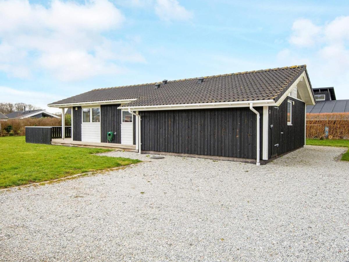 Three-Bedroom Holiday Home In Juelsminde 18 Sonderby  Exteriör bild