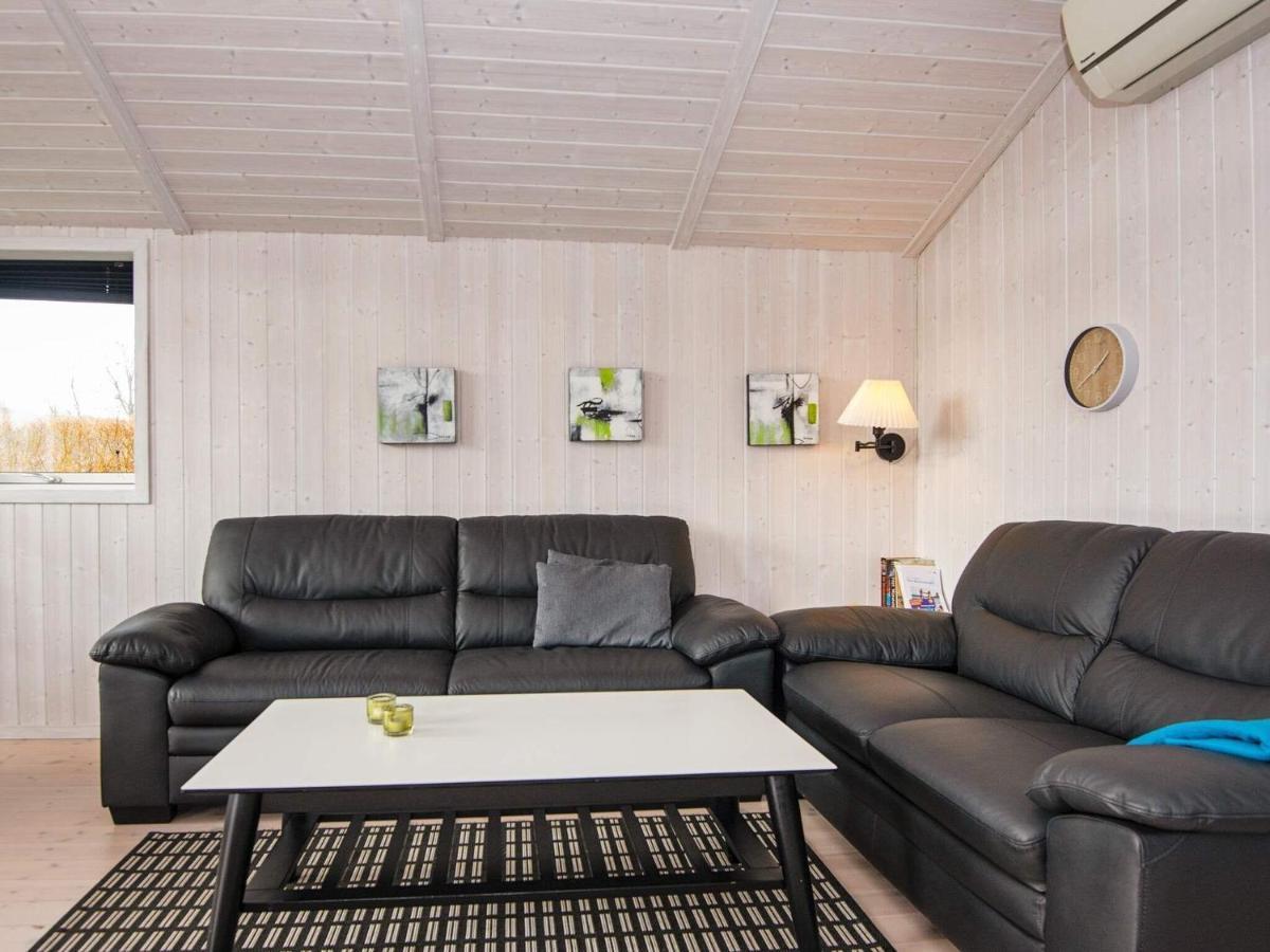 Three-Bedroom Holiday Home In Juelsminde 18 Sonderby  Exteriör bild