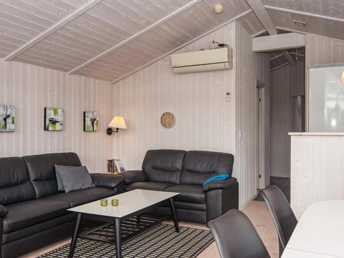 Three-Bedroom Holiday Home In Juelsminde 18 Sonderby  Exteriör bild