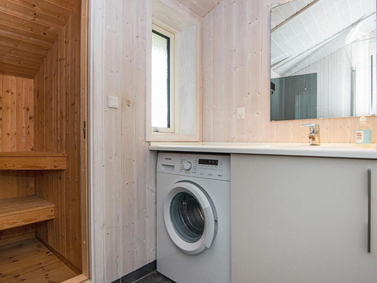 Three-Bedroom Holiday Home In Juelsminde 18 Sonderby  Exteriör bild