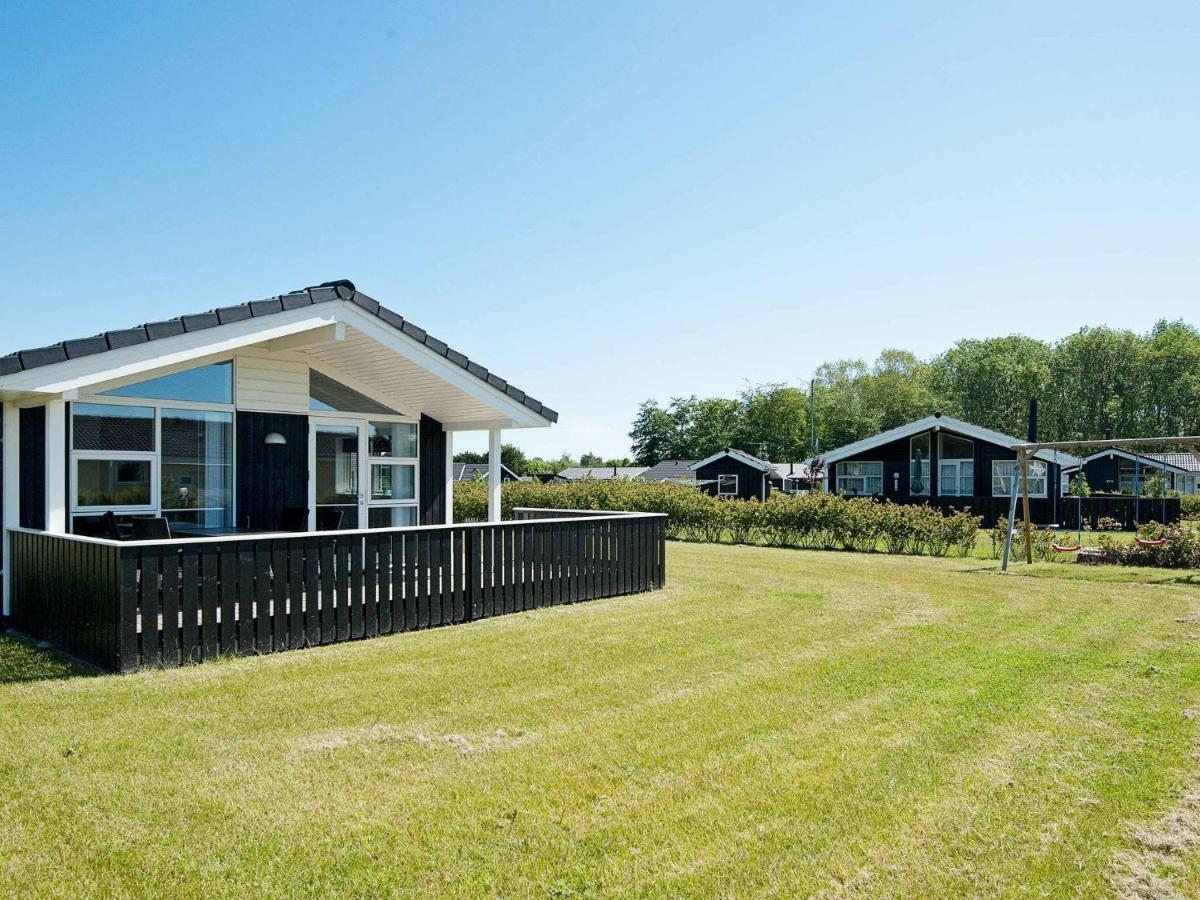 Three-Bedroom Holiday Home In Juelsminde 18 Sonderby  Exteriör bild